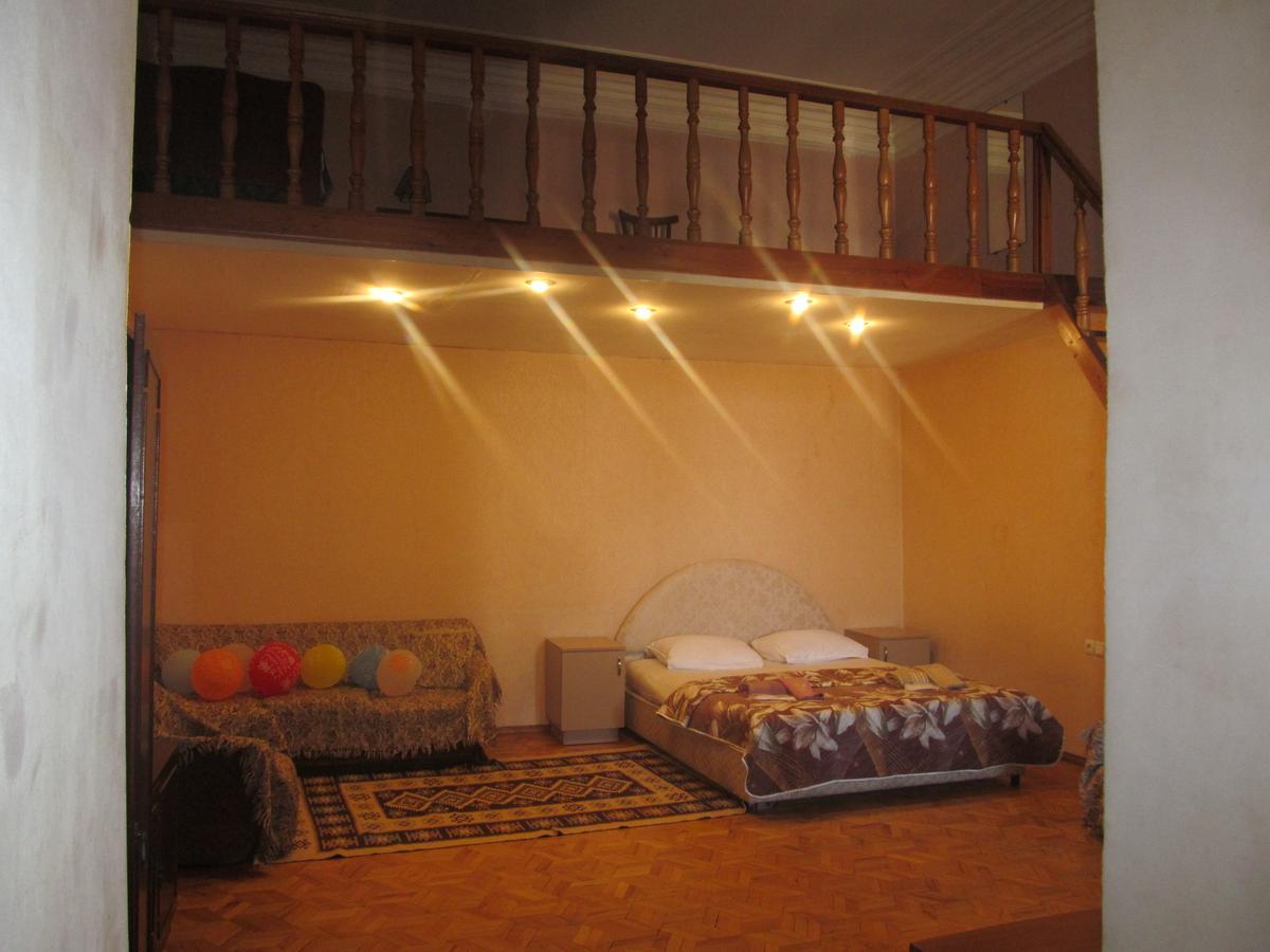 Grandma'S Hotel Тбілісі Екстер'єр фото