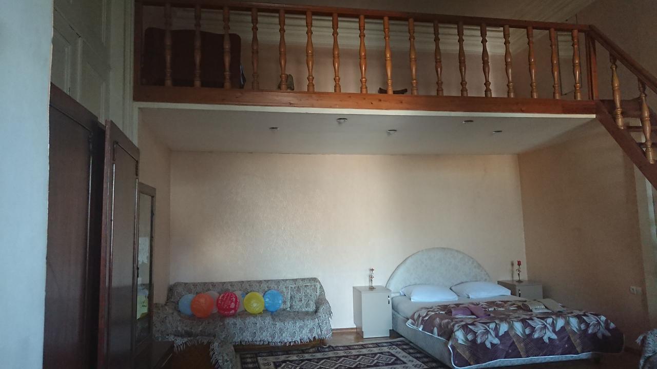 Grandma'S Hotel Тбілісі Екстер'єр фото