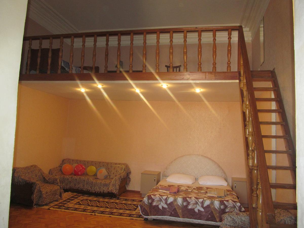 Grandma'S Hotel Тбілісі Екстер'єр фото