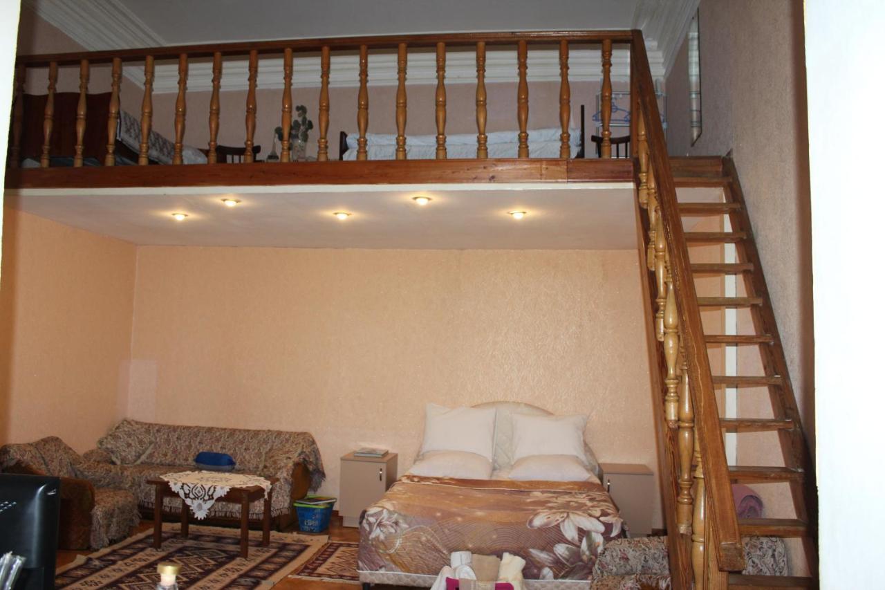 Grandma'S Hotel Тбілісі Екстер'єр фото