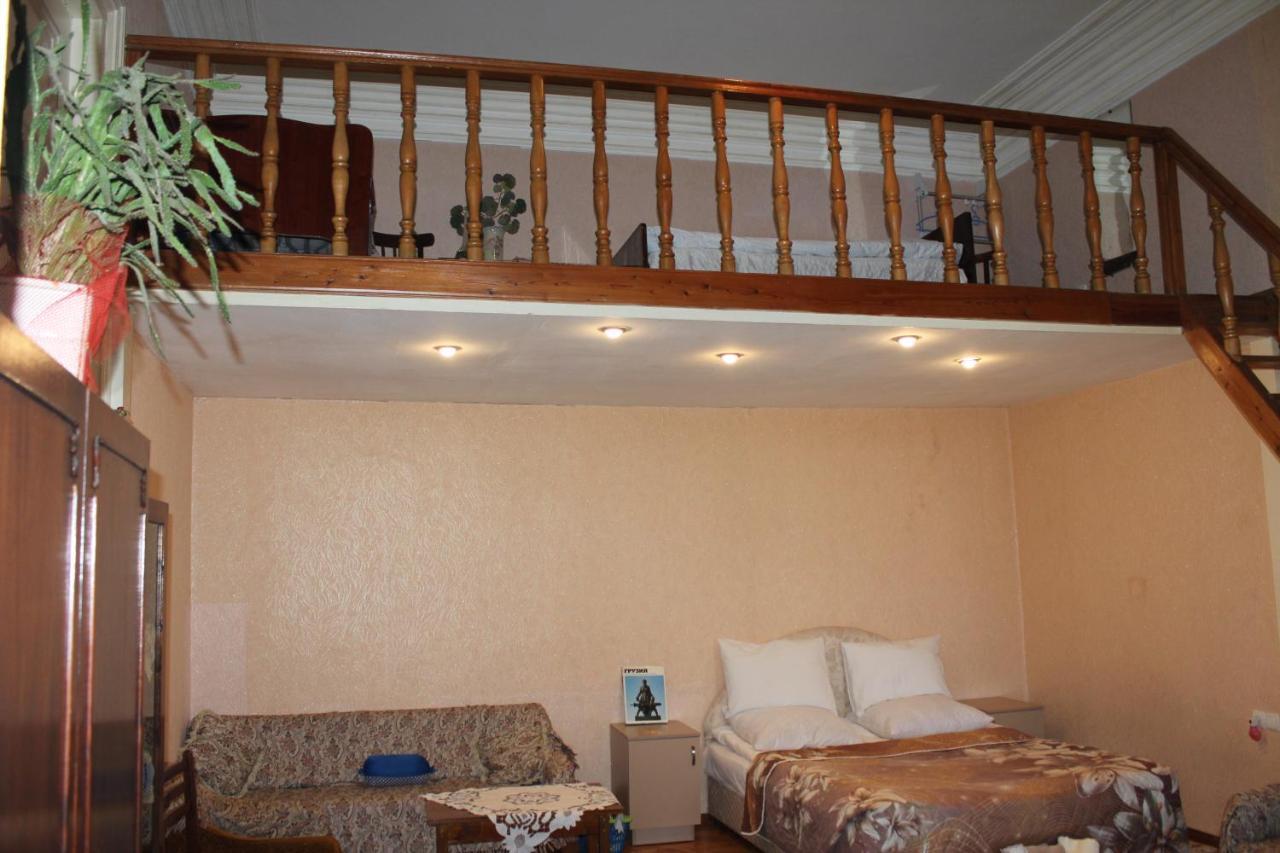 Grandma'S Hotel Тбілісі Екстер'єр фото